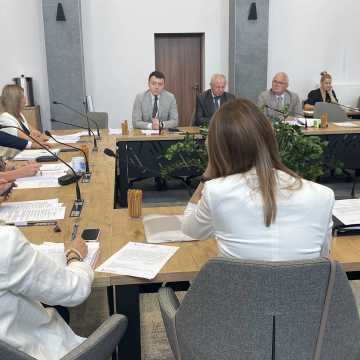 III sesja Rady Miejskiej w Radomsku. Prezydent bez absolutorium