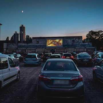 Kolejne kino samochodowe w ŁSSE już 1 sierpnia. Na ekranie „Plan B”