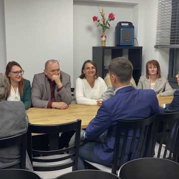 [WIDEO] W Radomsku powstał Klub Myśli Państwowej – nowa przestrzeń na rzecz dialogu i integracji