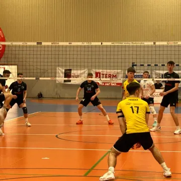 Zacięta walka w Radomsku. METPRIM Volley pokonuje Resursę Łódź po tie-breaku