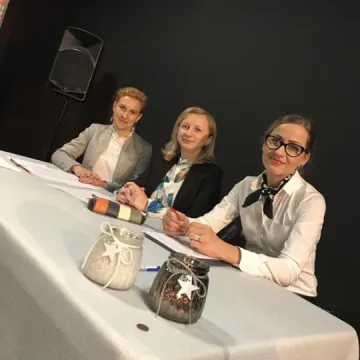 Śpiewali i recytowali po niemiecku oraz angielsku