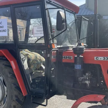 [WIDEO] Zaczęło się. Przedbórz stoi. Rolnicy walczą o Polskę