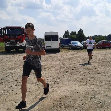 Tropem Wilczym. Bieg Pamięci Żołnierzy Wyklętych 2021 w Radomsku