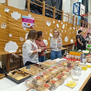 WOŚP 2023: W Gomunicach kwestuje m.in. wąż oraz legwan Stefan