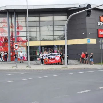 Kibice RKS Radomsko w hołdzie powstańcom warszawskim