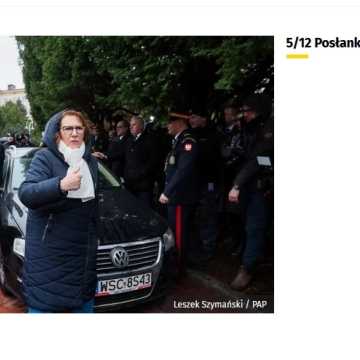 Milczanowska wojuje pod Sejmem. O pomoc prosi dziennikarzy i ... wzbudziła śmiech