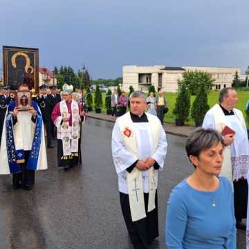 [WIDEO] Czarna Madonna nawiedziła parafię św. Klemensa w Lgocie Wielkiej