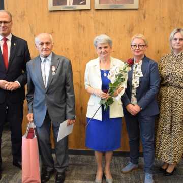 Złote Gody w Radomsku. 18 par odebrało Medale za Długoletnie Pożycie Małżeńskie