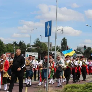 Kolorowa parada artystów z Cypru, Ukrainy i Polski