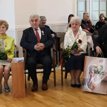 Złoci małżonkowie uhonorowani medalami