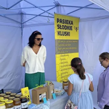 Kulinarna uczta przed starostwem w Radomsku