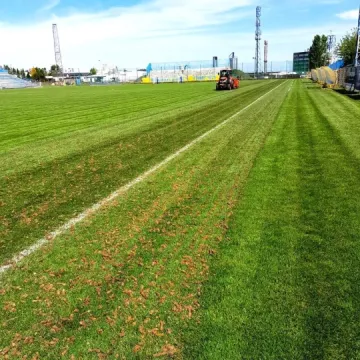 Renowacja murawy na obiektach MOSiR w Radomsku