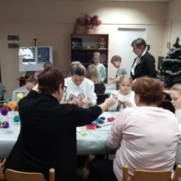 Pisanki i pająki ludowe ożywiły tradycję w Gidlach