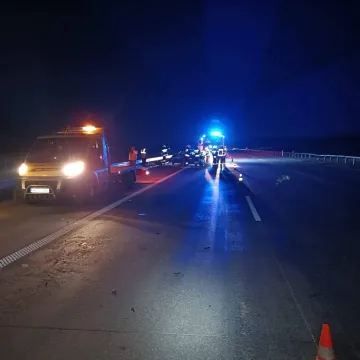 Pęknięta opona na A1 zaprowadziła 41-latka za kratki