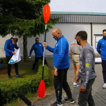 Radomszczanin przepłynie Wisłę, by pomóc koledze