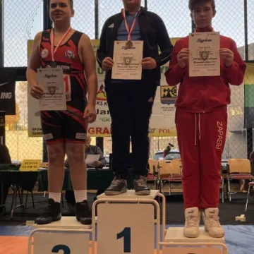 Udany memoriał w Katowicach. Dwanaście medali dla zapaśników ZKS Radomsko