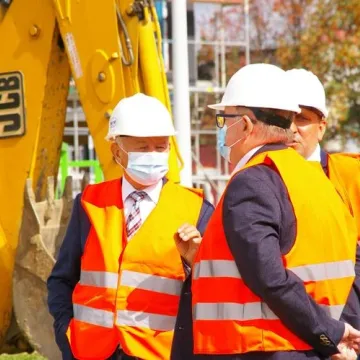 Radni wizytowali budowę nowego basenu w Radomsku