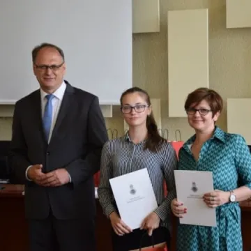 Prezydent nagrodził uzdolnionych uczniów 