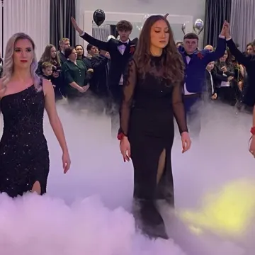 Szampańska zabawa studniówkowa ZSE w Radomsku