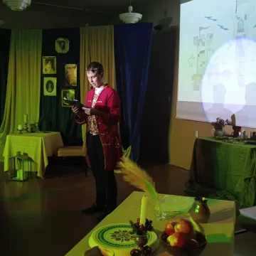 Uczniowie „elektryka” wystawili „Zemstę” Aleksandra Fredry