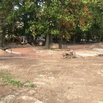 Trwa rewaloryzacja parku Świętojańskiego