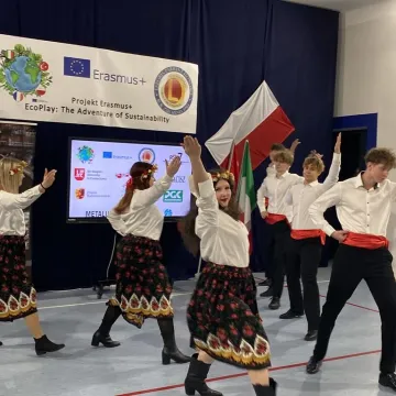 Certyfikaty wręczone, krakowiak zatańczony. Projekt Erasmus w 2 LO podsumowany