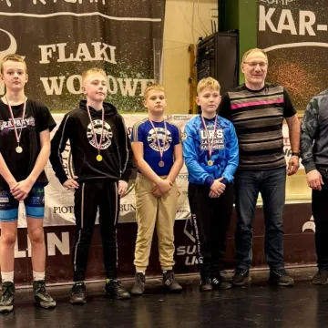Dwa srebra i dwa brązy dla UKS Zapaśnik Radomsko w Piotrkowie Trybunalskim