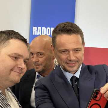 [WIDEO] Polska jest bezpieczna. Tak dla rozwoju nowoczesnych technologii. Rafał Trzaskowski z wizytą w Radomsku