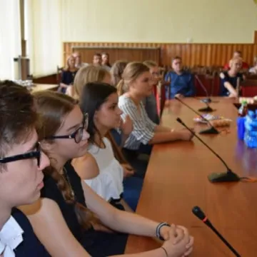 Prezydent nagrodził najlepszych uczniów