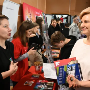 43 wystawców, setki możliwości. Targi edukacyjne w II LO Radomsko