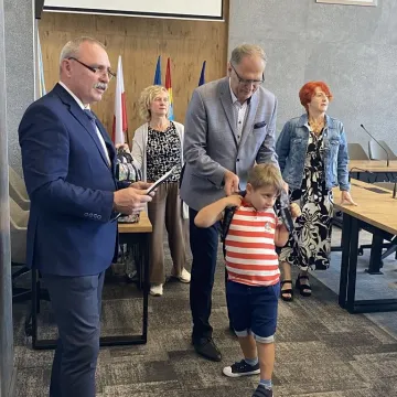 Gotowi do szkoły. Pierwszoklasiści otrzymali szkolne wyprawki