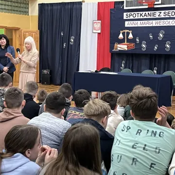 O ochronie dzieci i młodzieży z sędzią Anną Marią Wesołowską