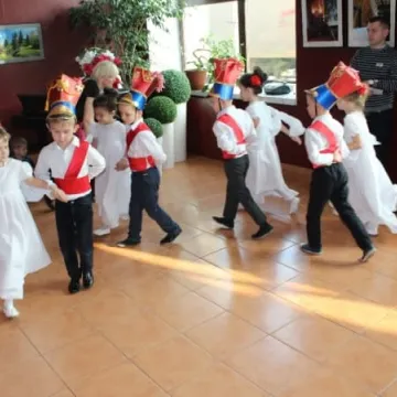 Przedszkolaki pamiętają o Święcie Niepodległości