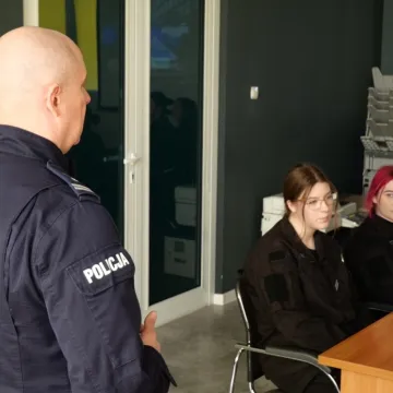 Jak wygląda praca w policji? Uczniowie sprawdzili to osobiście