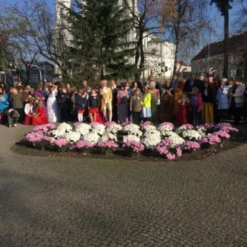 Happening Teatru Źródło „Z Niepodległą w sercu”