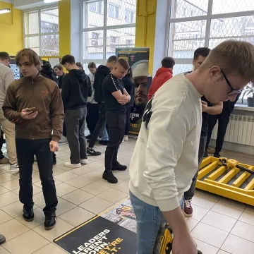 Akademia DeWalt w „Mechaniku”. Prestiżowy program tylko dla 10 szkół w kraju