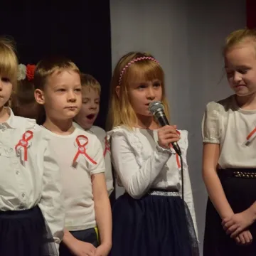 Piosenką uczcili Niepodległą