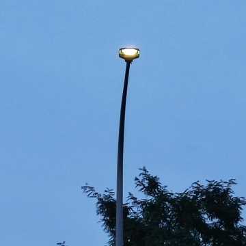 Nowe uliczne latarnie LED w Radomsku zaczynają świecić