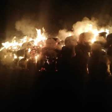 Kolejny pożar balotów słomy w Pratkowicach