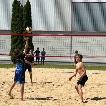 Plażowy sprawdzian młodych siatkarzy z Radomska