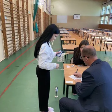 Polski na pierwszy ogień. Ósmoklasiści zaczynają egzaminy