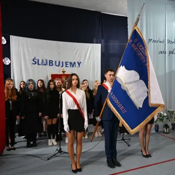 Pierwszoklasiści z II LO w Radomsku złożyli ślubowanie