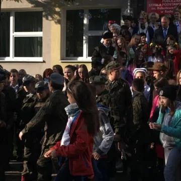 Happening Teatru Źródło „Z Niepodległą w sercu”