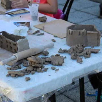 Ruszył maraton lepienia domków