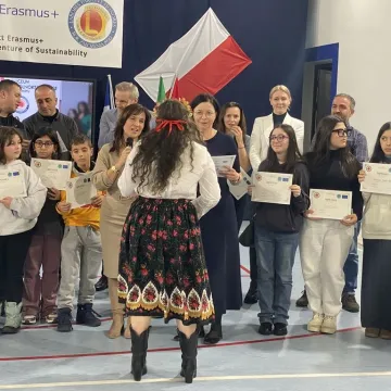 Certyfikaty wręczone, krakowiak zatańczony. Projekt Erasmus w 2 LO podsumowany