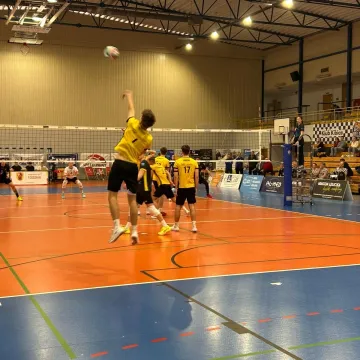 Zacięta walka w Radomsku. METPRIM Volley pokonuje Resursę Łódź po tie-breaku