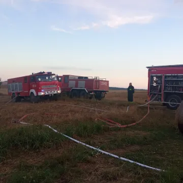 W Niwie Goszczowskiej płonęły baloty słomy