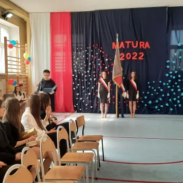Radomsko: Maturzyści żegnają się ze szkołą