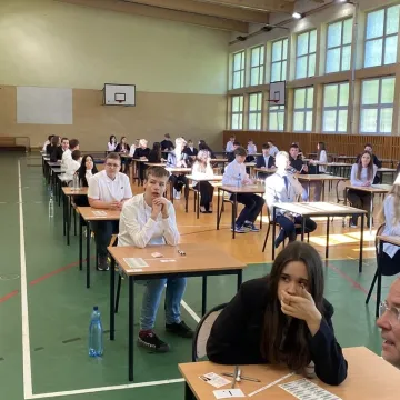 Polski na pierwszy ogień. Ósmoklasiści zaczynają egzaminy
