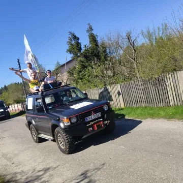 Uciekali przed uściskiem prezesa